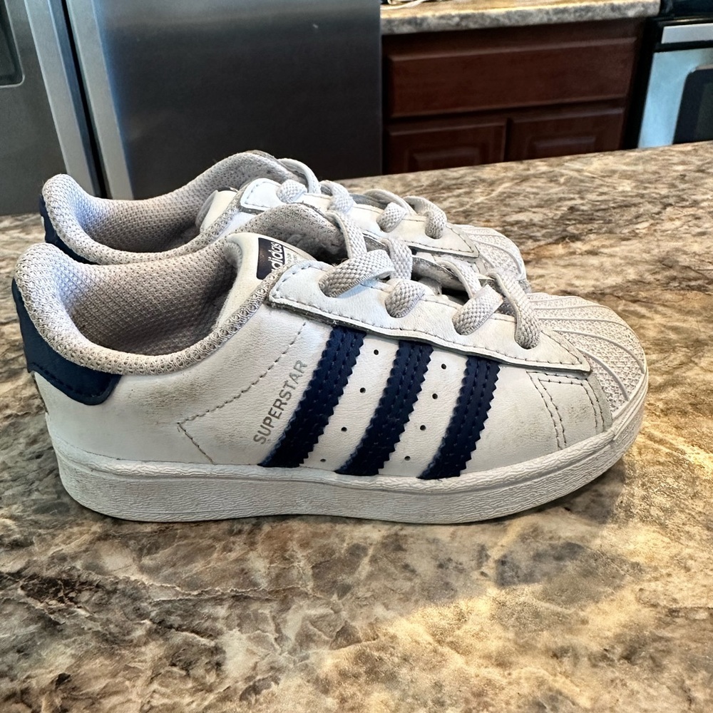 Toddler Adidas Superstar 7.5